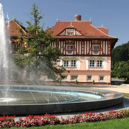 מלון Jurkovicuv Dum 4*